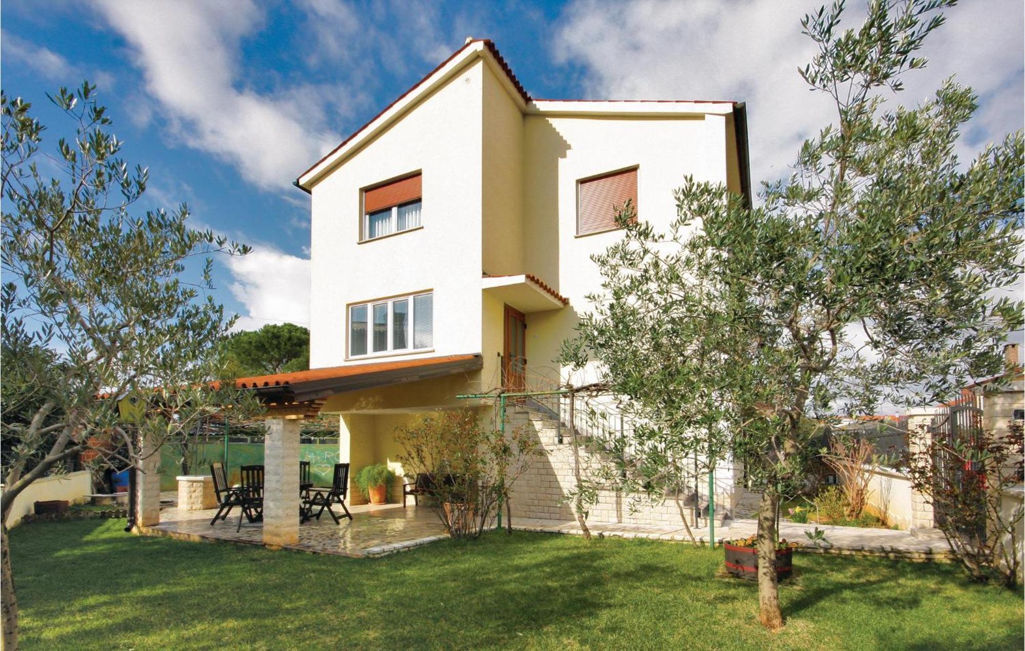 Awesome Apartment In Pula With Wifi Exterior photo