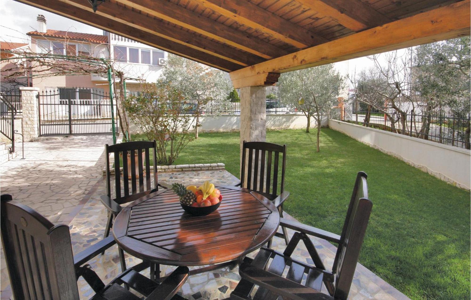Awesome Apartment In Pula With Wifi Exterior photo